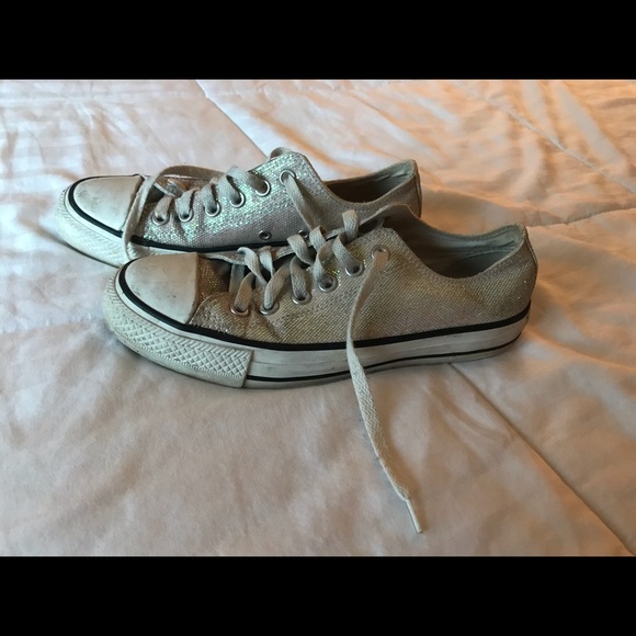 Women’s Converse - Picture 1 of 4